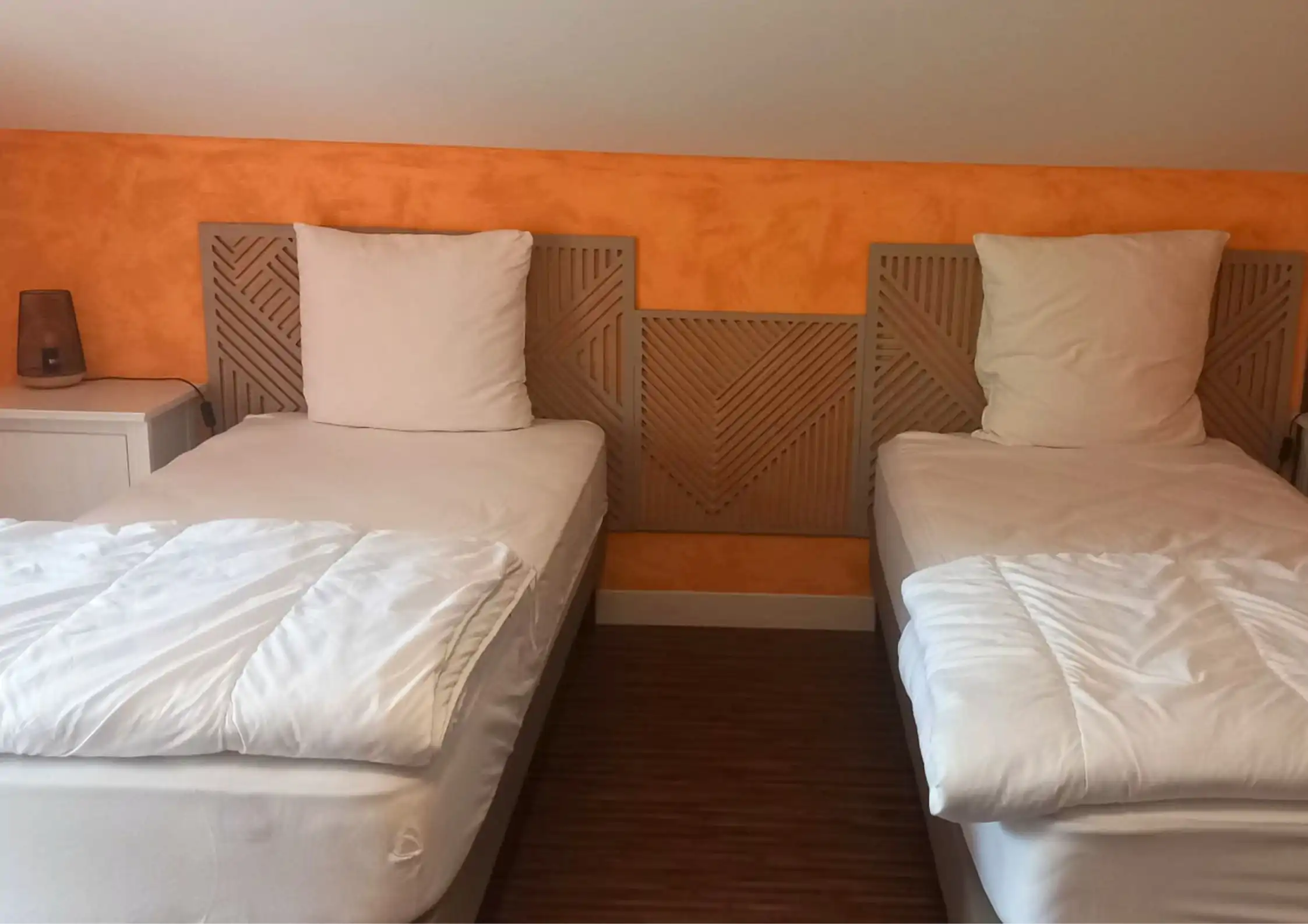 Gite La Minoterie _ Chambre mezzanine Bouton d'art