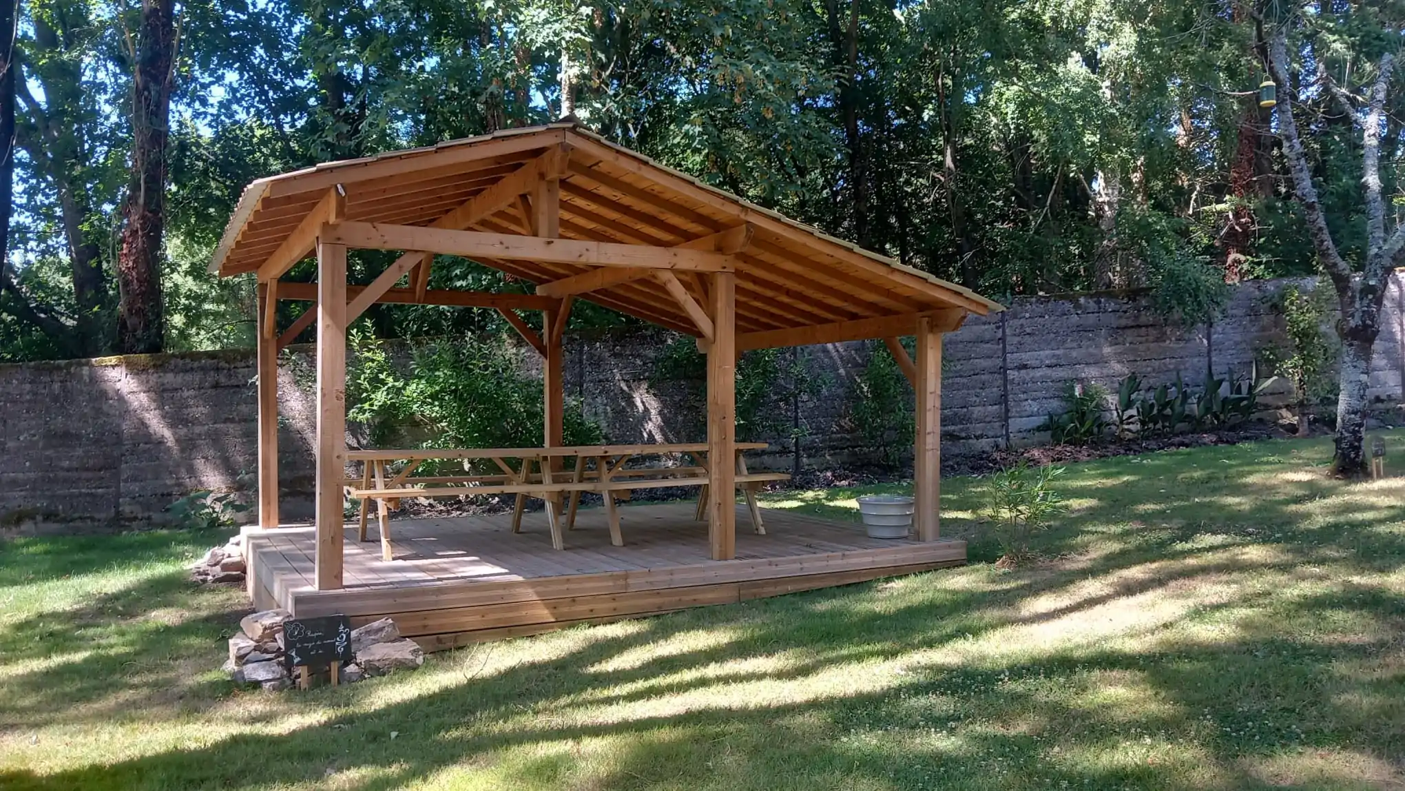 Gite La Minoterie _ Patio en bois _ Vendée