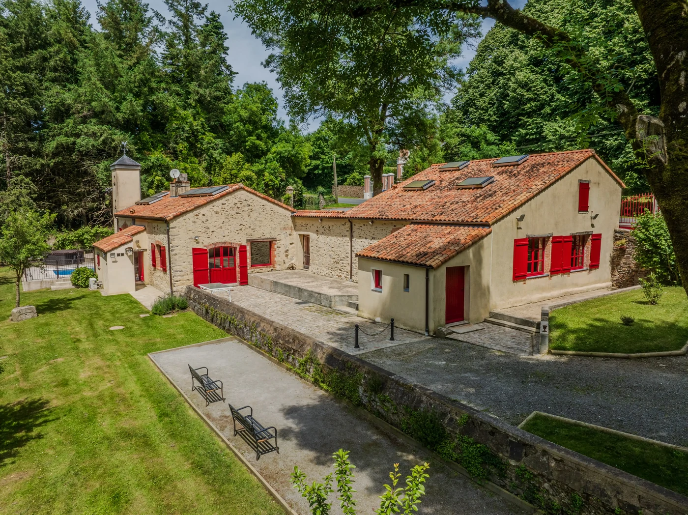 Un gîte de caractère niché dans un écrin de verdure